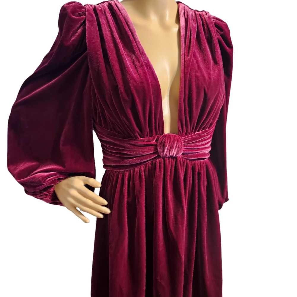 Gianni Bini Mariah Burgundy Long Sleeve Plunging VNeck Velvet  Dress Sizes 0,10